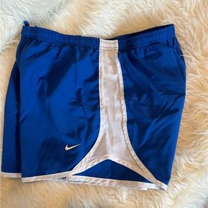 Nike Fri-Fit Girls XL Athletic Shorts